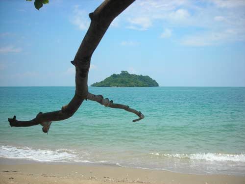 island at ream national park cambodia