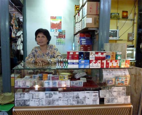 money changer in sihanoukville, cambodia